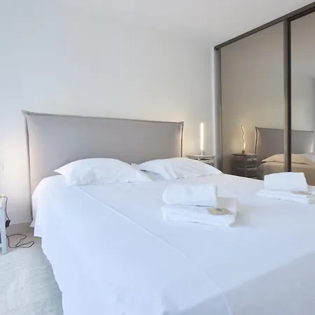 Prestigious With Terrace And Pool Apartment *