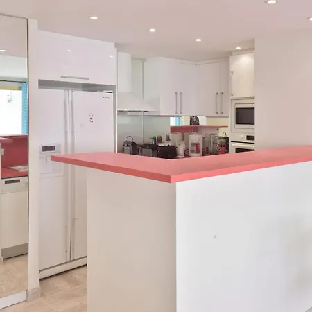 Prestigious With Terrace And Pool Apartment